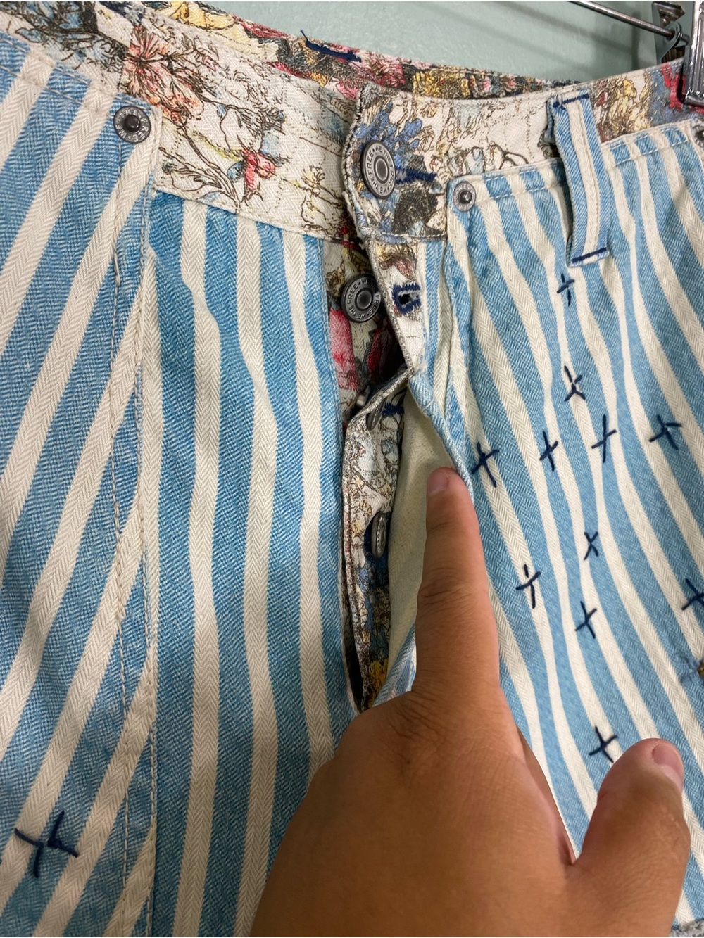 Free People Runyon Parched Craft Pants Striped Blue Ivory Floral Sz 10 Patchwork - Picture 4 of 7